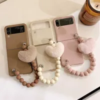 Cell Phone Cases Fashion Solid Color Phone Case For Samsung Galaxy Z Flip 3 4 Hard Cover Cute Plush Love Heart Chain Cases For Z Flip3 Flip4 5G Z0329