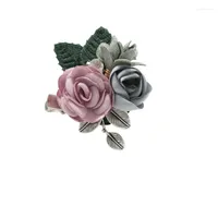 Brooches Fashion Flower Corsage Shawl Buckle Collar Dress Coat Pins And Elegant Wedding Jewelry Accessories Girl Gift Luxury