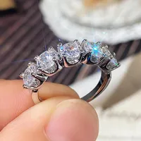 Wedding Rings Selling Single Row Imitation Moissanite For Women Elegant Crystal Silver Color Jewelry Size 6-10