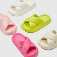 Slippers Fashion Girls Cross Slide Soft EVA Thick Sole Women's Slide Indoor Shoes Women's Home Beach Flip Summer Slide 230330