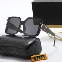Stor låda toppkvalitet 2023 designers solglasögon män kvinnor full fyrkantiga polariserade bokstäver