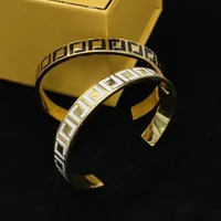 Designer goud gesneden armband mannen vrouwen dikke armbanden modeontwerper heren sieraden luxe brief paar sieraden bruiloft geschenkfeestje