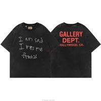 Tasarımcı Moda Giyim Tees Tshirt Üç Tam Etiket 23SS Galerileri Bölümler Mektup Graffiti Baskılı Kısa Knapılı Yıkalı Eski High Street Tshirt Lüks Lüks