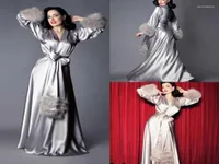 Wraps Elegant Silk Floor Lengte Night Robe met veren Top Kwaliteit Custom Made Party Sleepwear 2022 Bridal Nighthadown Robes3958335