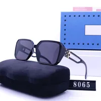 Designer zonnebril mode zonnebril met vlekken voor vrouwelijke mannen stranden glazen luxe merk goggle adumbral 5 kleur optie bril