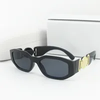 Klassiskt varumärke Retro Women Rectangle Solglasögon 2023 Designer Eyewear Gold Metal Frame Mirror Sun Glasses Män 4 Färg Välj med låda
