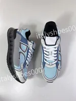 New Hot Designer Sneakers Calfskin Casual Shoes Reflective Shoes Leather Trainers All-match Stylist Sneaker Leisure Shoe