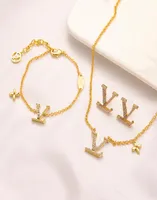 Womens Brand Earrings Designers Letter Ear Stud Bracelet Necklace 18K Gold Plated Crystal Geometric Earring for Wedding Party Jewe3457863