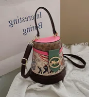 Designer Bags Bucket Women 2022 New Graffiti Printing Cylinder Handbag High Sense Women039s Messenger Small1836857