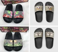 2021 Designer Rubber slide sandal Floral brocade causal slippers Gear bottoms Flip Flops women and slipper striped Beach2082215