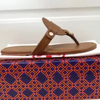 Designer Women Slipper Causal Flip Flops Flat Slide Sandals 2023 Summer äkta läder Lagdagstrand Randig bomullsfluffig päls slid 35-43
