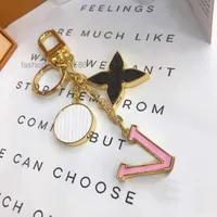 Diseñador de lujo Keychain Fashion Fashion Brand Key Letter Diseño de letras de oro Handmade Gold Mens Colgante de alta calidad