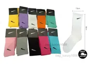 Wholesale Socks Men&#039;S Women Stockings Pure Cotton 10 Colors Sport Sockings Letter Nk Print