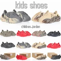 Kids Runner Shoes Sapateiros Baby Slipper Foam Youth Garotas meninas Designer tênis Kid Tainers Eva desliza infantis infantis desertos bofgy4#