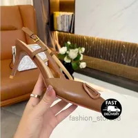 Tasarımcı Kadınlar Yüksek Topuklu Sandalet Yeni Moda Deri Ofis Terlik Seksi Parti Ayakkabıları Saçlı Ayak Boyutu 35-43 8.5cm