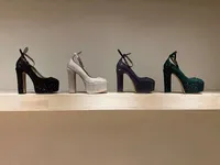 Summer Diamond Tasarımcı Sandalet Süper Yüksek Topuklu Su Geçirmez Platform Marka İsim Ayakkabıları Kristal Ayakkabılar Kalın Topuklu Tam Elmas Ayakkabıları Kadın Yüksek Ayakkabıları Artırın