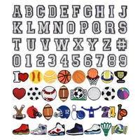 Charms Cartas Números y deportes para la decoración de calzado Baloncesto de baloncesto Béisbol Softbol Softbol Fútbol Regalos Niños para niños Ottsk