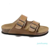 2022 Birk Designer Sandals per maschi 44 sandali muli legnosi Arizona Gizeh unisex caliente veno flip flops hombres mujeres beach cuccioli