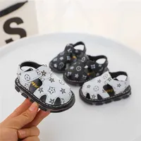 2023 Newborn Kids Baby Boys Hollow Out Sandals Soft Sole Crib Sneakers Toddler Infant Sandals Beach Shoes Vintage Monograms Running Shoes Slides Slipper T21B5O3