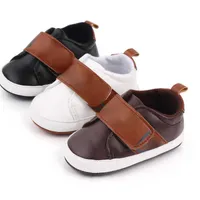 Slippers Newborn Infants Baby Strap Pre Walker Shoes Toddlers PreWalker Trainers Outdoor Soft Sole Leather Loafer Letters Print Italy Luxury Boots T1281HC