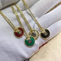 High-end designer necklace luxury 18K gold pendant white shell green black red jewelry classic amulet necklace factory wholesale