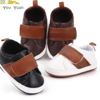 Slippers 2023 Spring Baby Booties Shoes Super Sof Sole Leather Slippers Designer Pre-walker size 3-18 months Classic Toddler Prewalker Newborn Shoes Loafer T1281HC