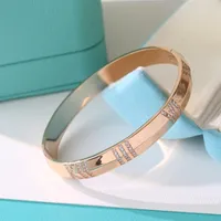 Designers de luxo Bracelete Women Charme Bracelet Diamond T Design Pearls J￳ias cravejadas com pulseiras de alta qualidade Boutique Gift Jewelrys muito legais