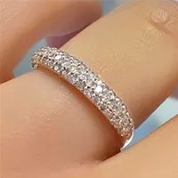 Cluster Rings Huitan New Trendy Women Ring with Shiny CZ Simple Band Stylish Girls Accessories High Quality Versatile Jewelry Wholesale Lots G230202