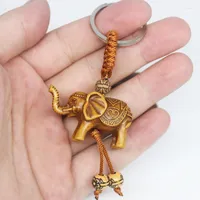 Keychains Women Men Lucky Wooden Elephant Carving Pendant Keychain Religion Chain Key Ring Keyring Jewelry Wholesale Cute