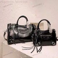 Черная кисточка персонализированная байкерская сумка дизайнеры плеч кожаные кошельки качество качества кроссбалди для женщин. Классический кошелек для торговли бренда 220921 Balencaigaity