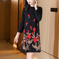 Casual Dresses 2023 Autumn Floral Print And Winter Mid-Length Temperament Waist Slimming Long-Sleeved Striped Sweater Knitted Dress Women