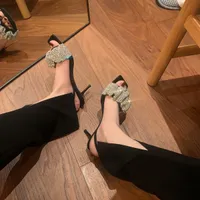 Chaussures de cr￩ateurs de sandales pour femmes de luxe 2023 Nouveau style ￉t￩ ￩l￩gant talons sexy ￠ la mode cristal derme femme