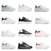 Nya designers ￶verdimensionerade sneaker casual skor vit svart l￤der sammet espadrilles tr￤nare mens kvinnor l￤genheter sn￶rning plattform sneakers alexander mc drottning mcqueen