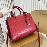 Crocodile handbag Luxury Designer Bag Large capacity tote bag Stylish women's travel purse Messenger bag Lined zipper bag Vintage Hardware Logo Shopping bag