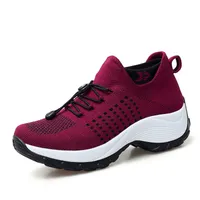 Tasarımcı Koşu Ayakkabı Açık Sinek Örgü Sockshoes Jogging Platform Spor Ayakkabıları Sıradan Büyük Boyutlu Dantel Up Kadınlar 2023 Yeni Mom Ayakkabı Sneaker Trainers Boyut 36-40