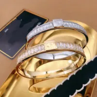 Pulseira de diamante de alto polido femme boys letra preta pulseira de aço de titânio original projetar pulseiras de amor para homens homens atacado 18k ouro rosa prata