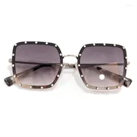 Sunglasses Sqaure For Women Vintage Designer Gradient Rivet Sun Glasses Female Shades UV400 With Box