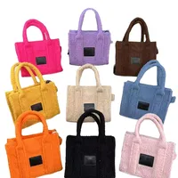 Розовый сумка, сумка, мини -маленькая черная шерсть, кожаная распродажа Женщины плюшевая красная синяя оранжевая желтая кофе фиолетовая белая сумка для путешественников размер 26 см