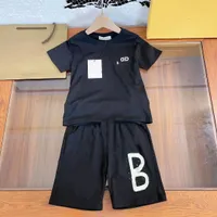 Baby Cloths Kids Designer Dise￱ador Camiseta Ni￱os Juego de ni￱os peque￱os 2 Papics Kid For For Boy Girl Sport Swits Traits Trajes de manga corta Luxurys Summer Big White White