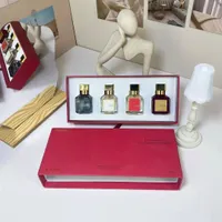 プロモーション香水Masion Rouge 540 Baccarat Extrait eu de parfum set 30mlx4 pics unisex fraganc