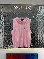 MMU 2023 Kadınların Sweaters Tasarımcısı Lüks Moda Logosu Mektubu Boyun Çizgisi Rhinestone Trim İnce Örgü Kolsuz Yelek Giyim