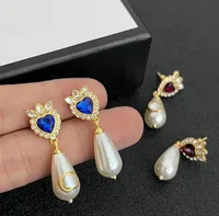 Designer de moda Long Pearl Dangle Brincos do lustre de garanh￣o Mulheres Diamante Coroa Earrings Drop Sobrings com caixa