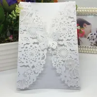 Tebrik Kartları 40 PCS Paket Parlak İnci Kağıt Düğün Davetiyesi Çiçek Lazer Kesilmiş Oyma 3D Kelebek Davetiyeleri Doğum Günü için 198s