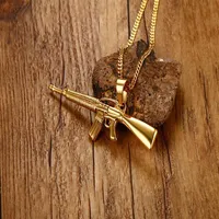 M￤n halsband guldpl￤terade AK-47 attack pistolgev￤r isedh￤nge halsband rostfritt st￥l hiphop milit￤ra smycken pn-555252i
