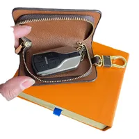 Ny klassisk designerbrev plånbok nyckelring väska keyring mode handväska hänge bilkedjan charm brun blommor