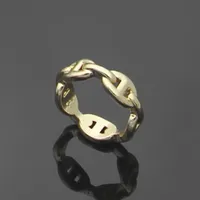 Hermas Designer Jewellery Ring Ring Europe America Style Men Lady Women Titanium Steel 18k Gold Hollow Out Miłośnicy wąskie R4105529
