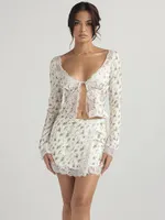 İş Elbiseleri Şık baskı saten dantel plaj tatil kıyafetleri kadınlar için yaz aylarında eşleşen bluz gömleği ve mini sarma etekler setleri