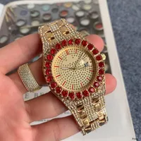 Famoso designer classico Full inossidabile orologio in acciaio inossidabile Luxury Fashion Crystal Diamond Men Watch Grand Dial Quartz Clock309T