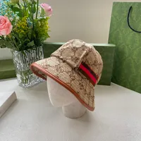 Dise￱adores Cubiertos de sombreros para mujer Capa de color s￳lido Design Hats Bucket Hats Luxury Fashion Trend Travel Sun Hats Leisure Negro Jard￭n NUEVO Fashion Fashion Flat c￡lido