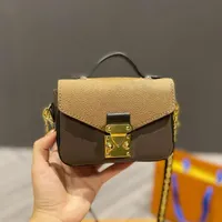 Micro Metis Chain Shoulder Bag Designer Mini Bag Clasp Crossbody Flap präglad läderpochette handväska plånbok